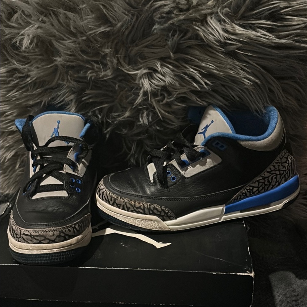 Jordan3 Black and Blue Sneakers